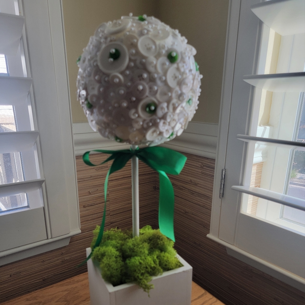 Elegant White and Green Decorative Sphere